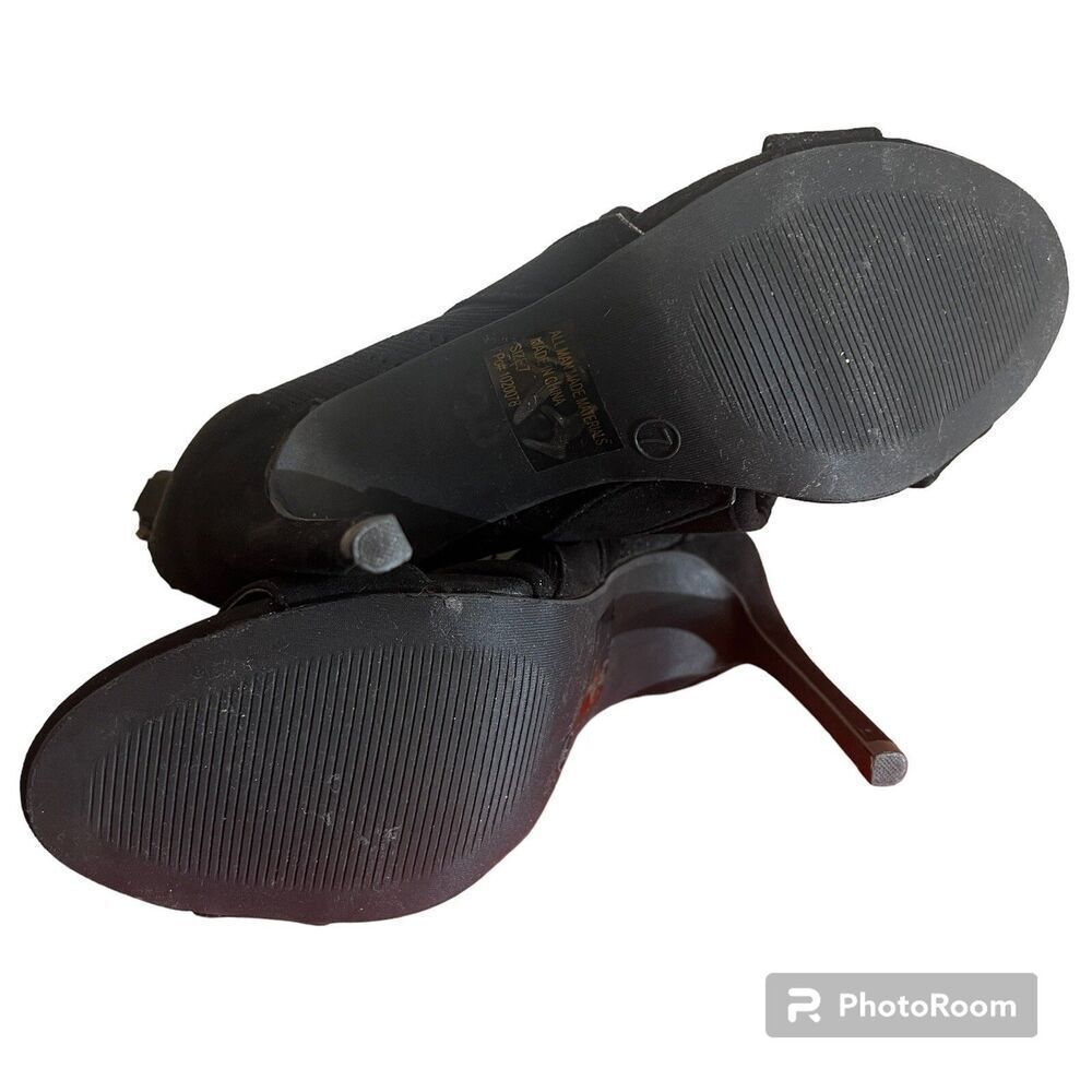 Charlotte Russe Faux Suede High Heel Open Toe Booties Size 7 Black - Picture 5 of 5